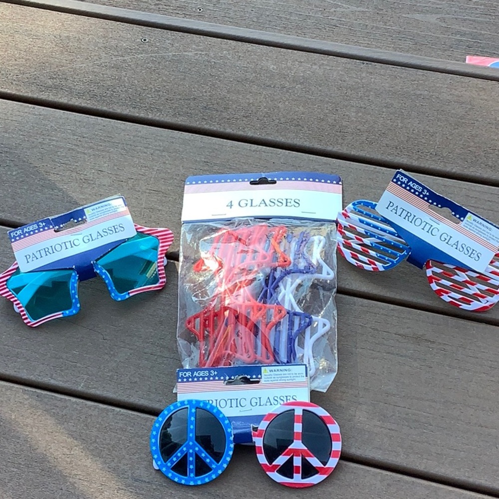 Set of 7 Patriotic Plastic Play Glasses